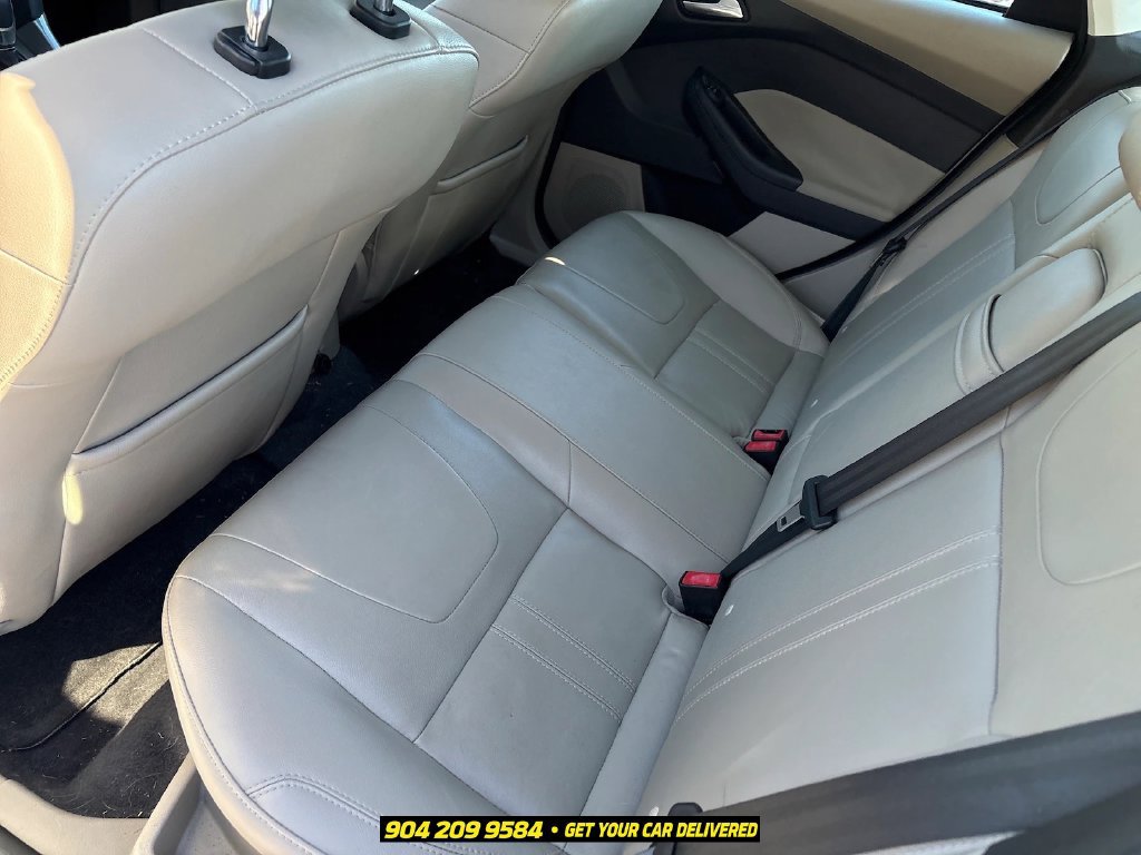 Used 2012 Ford Focus SEL FWD image 3