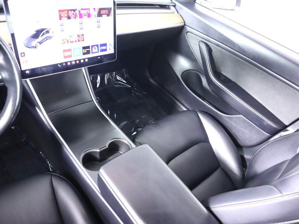 Used 2018 Tesla Model 3 Long Range RWD image 29