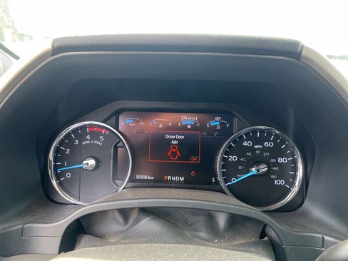 Used 2020 Ford F350 Lariat w/ Chrome Package image 13