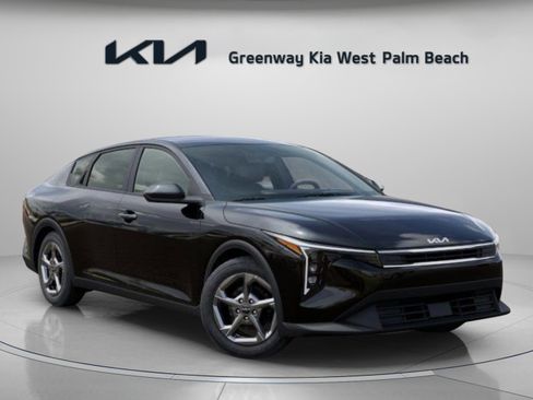 New 2026 Kia K4 LXS image 1
