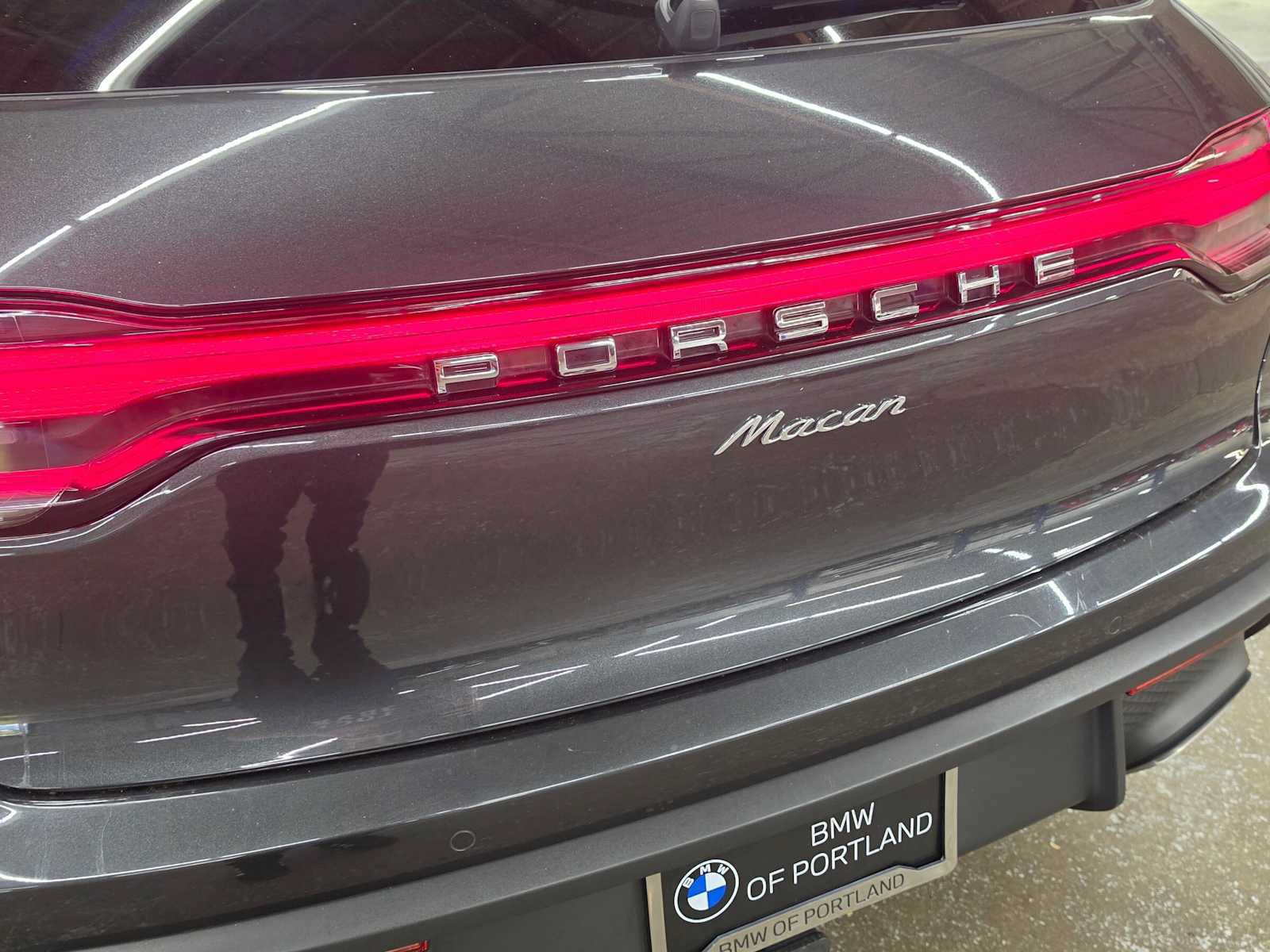Used 2025 Porsche Macan AWD/4WD image 15