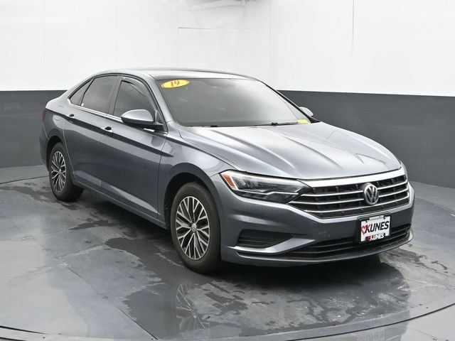 Used 2019 Volkswagen Jetta SE w/ Cold Weather Package FWD image 5