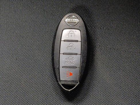 Used 2021 Nissan Versa S image 32