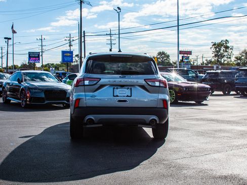 Used 2022 Ford Escape Titanium image 6