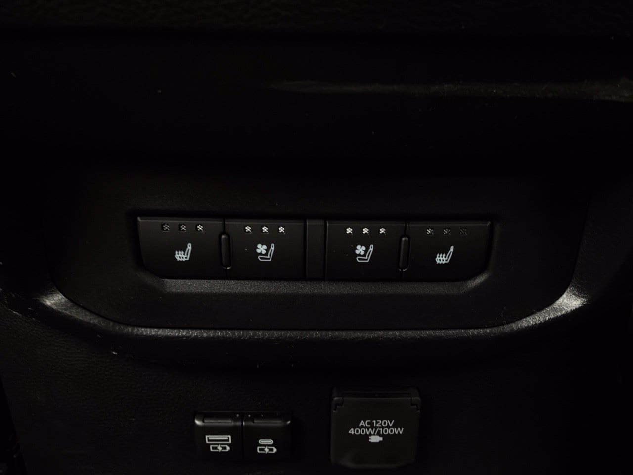 Used 2026 Toyota Tundra Platinum AWD/4WD image 17