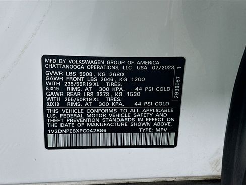 Used 2023 Volkswagen ID.4 Pro AWD/4WD image 12