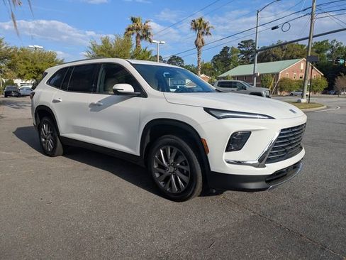 New 2026 Buick Enclave Preferred w/ Power Package image 2