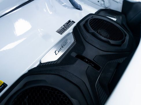 Used 2022 Porsche 911 Turbo S image 10