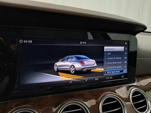 Used 2018 Mercedes-Benz E 300 4MATIC image 22