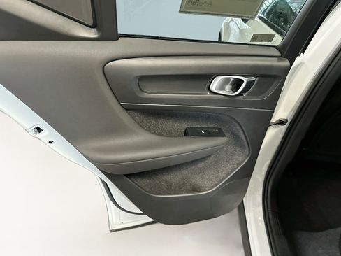 Used 2026 Volvo XC40 B5 Plus AWD/4WD image 28