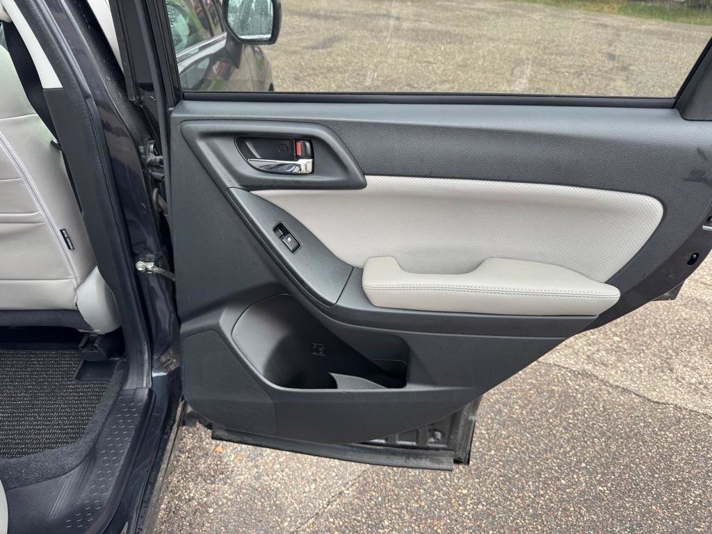 Used 2014 Subaru Forester 2.5i Limited AWD/4WD image 25