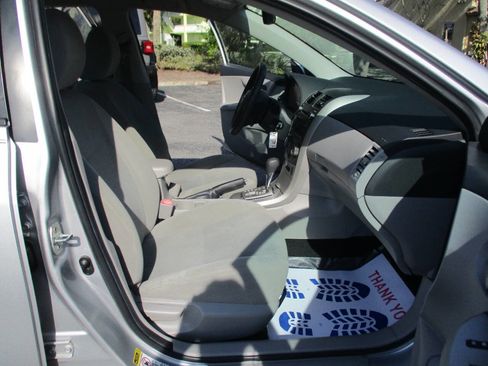 Used 2011 Toyota Corolla LE image 21