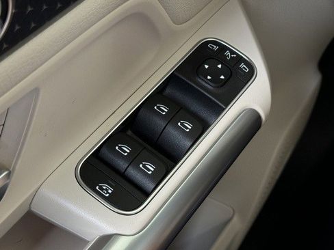 Certified 2025 Mercedes-Benz GLA 250 image 19