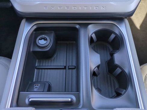 New 2026 Ford Expedition Active RWD image 17