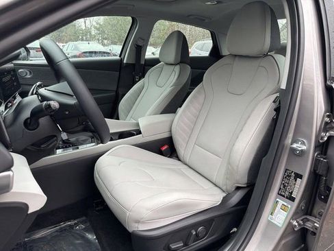 Certified 2023 Hyundai Elantra Limited w/ Cargo Package image 14