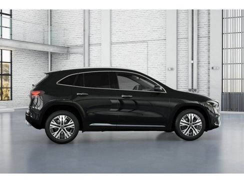 Used 2026 Mercedes-Benz GLA 250 4MATIC image 17