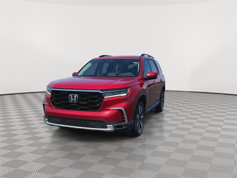 New 2025 Honda Pilot Touring image 3