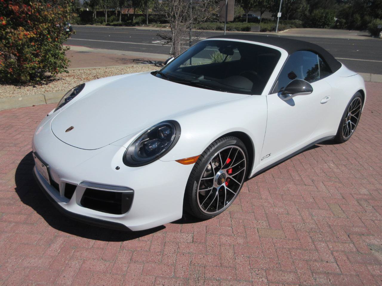 Used 2018 Porsche 911 Carrera GTS Cabriolet image 77
