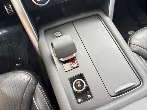 Used 2023 Land Rover Discovery HSE R-Dynamic AWD/4WD image 47