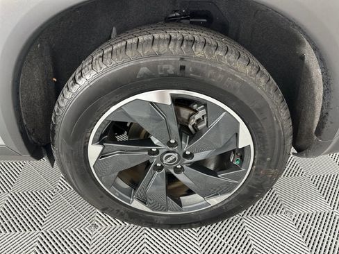 Used 2024 Nissan Rogue SV FWD image 10