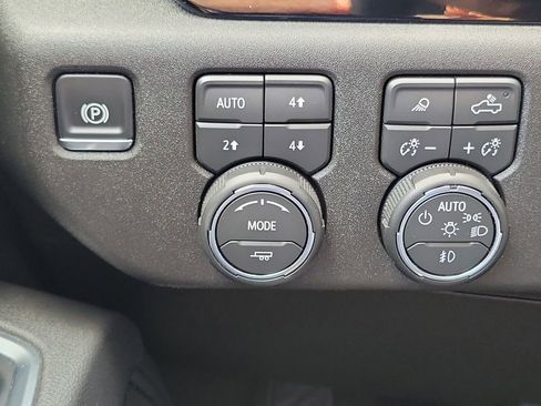 Used 2026 Chevrolet Silverado 2500 LT w/ All Star Edition AWD/4WD image 14
