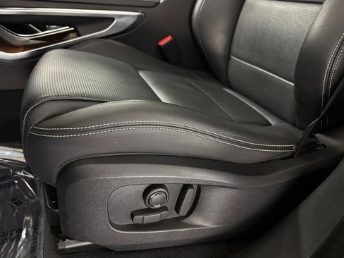 Used 2024 Jaguar F-PACE R-Dynamic S image 14