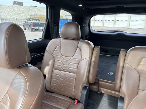 Used 2022 Kia Telluride SX w/ SX Prestige Package image 12