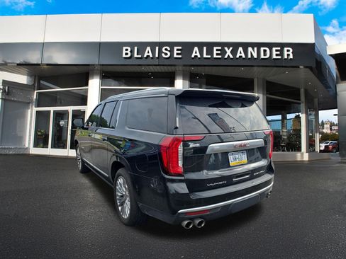 Used 2023 GMC Yukon XL Denali w/ Denali Reserve Package AWD/4WD image 8
