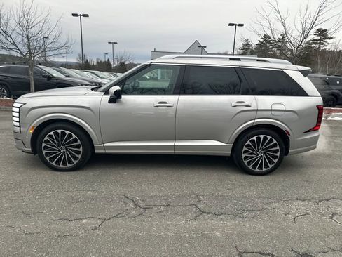 Used 2022 Subaru Outback Touring XT image 2