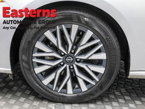 Used 2024 Nissan Altima 2.5 SV image 31