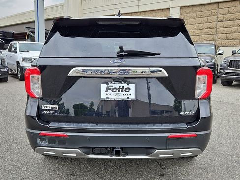 Certified 2022 Ford Explorer XLT w/ Equipment Group 202A image 5