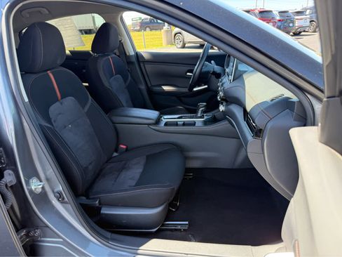 Used 2022 Nissan Sentra SR w/ Midnight Edition FWD image 21