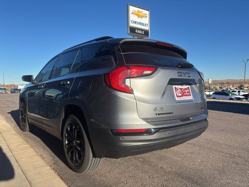 Used 2020 GMC Terrain SLE w/ Driver Convenience Package image 8