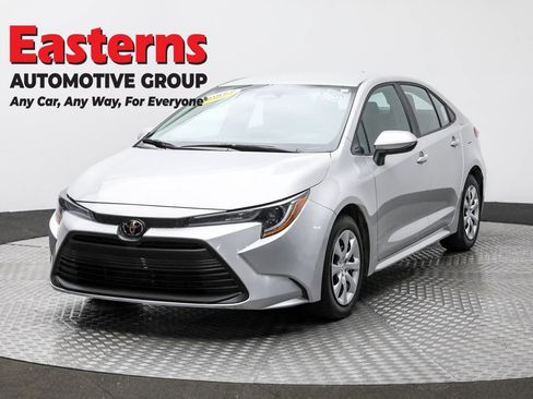 Used 2024 Toyota Corolla LE image 1