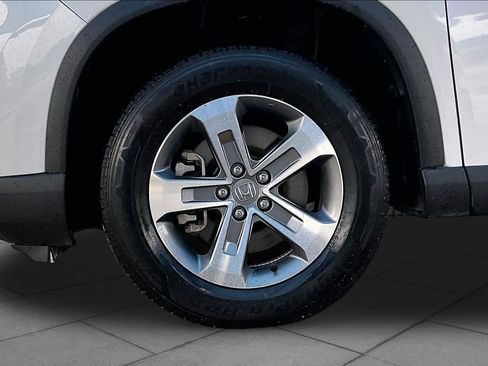 Used 2025 Honda Pilot EX-L image 10