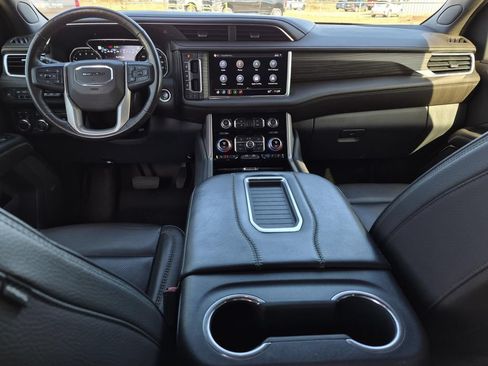 Used 2021 GMC Yukon Denali w/ Denali Premium Package AWD/4WD image 23