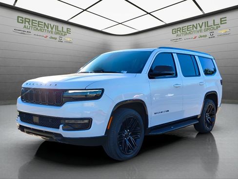 Used 2024 Jeep Wagoneer Series II image 2