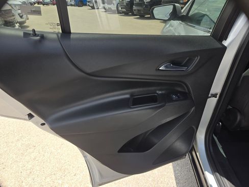 Used 2018 Chevrolet Equinox LT FWD image 14