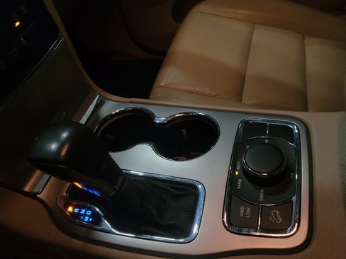 Used 2019 Jeep Grand Cherokee Limited AWD/4WD image 26