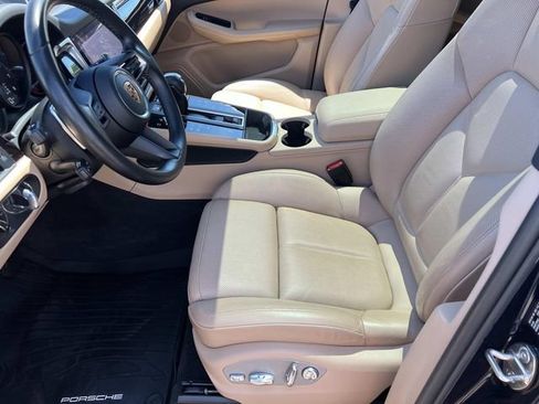Used 2022 Porsche Macan AWD/4WD image 19