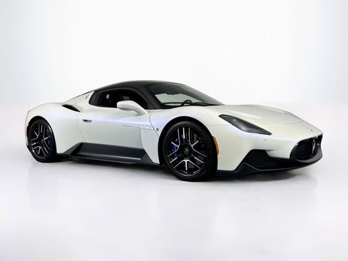 Used 2023 Maserati MC20 Coupe RWD image 3