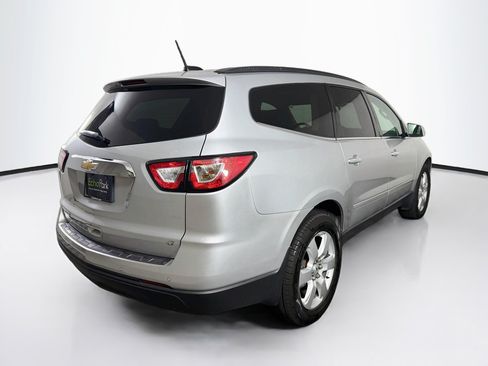 Used 2017 Chevrolet Traverse LT w/ Style and Technology Package FWD image 9