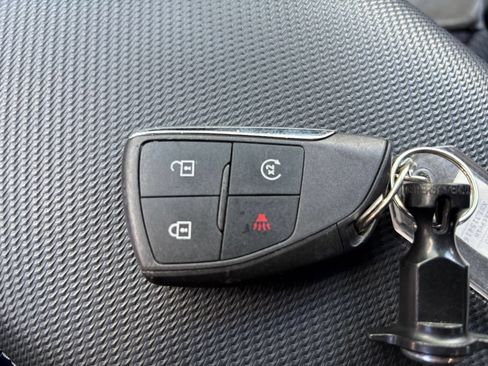 Used 2025 Chevrolet Equinox LT AWD/4WD image 25