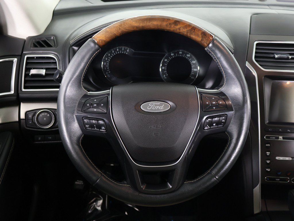 Used 2018 Ford Explorer Platinum AWD/4WD image 47