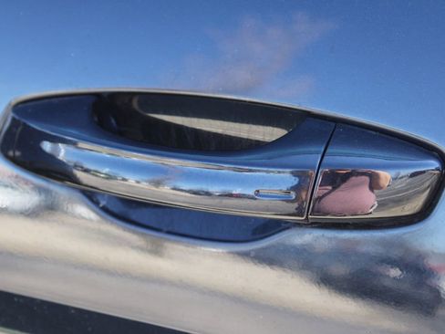 Used 2021 Volkswagen Atlas SE w/ Panoramic Sunroof Package image 17