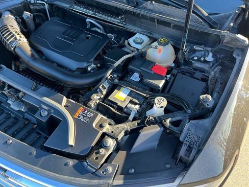 Used 2022 GMC Acadia SLE w/ Driver Convenience Package image 45