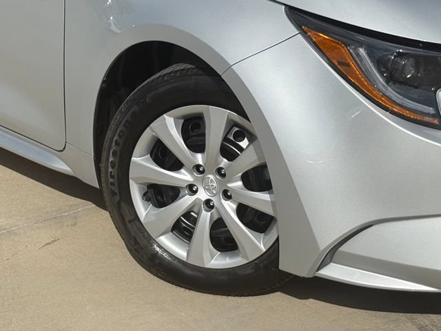 Used 2026 Toyota Corolla LE FWD image 4