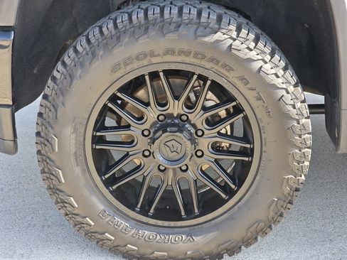 Used 2023 Chevrolet Silverado 2500 High Country w/ Z71 Off-Road Package AWD/4WD image 11