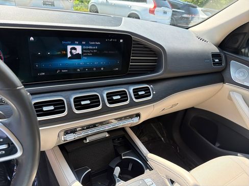 Used 2020 Mercedes-Benz GLS 450 4MATIC image 29