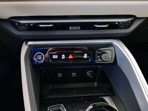 New 2025 Audi Q5 Premium image 24